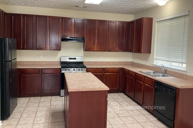 Building Photo - 174 Silver Fox Trl