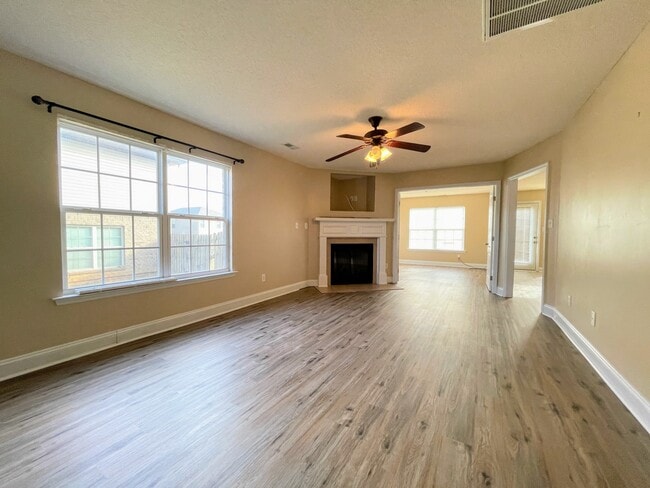 Building Photo - 29712 Robert Lee Ct