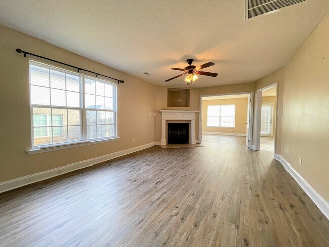 Foto del edificio - 29712 Robert Lee Ct