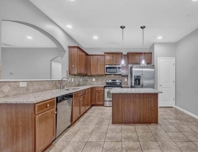 Building Photo - 6405 Southern Trace Dr