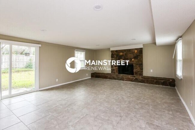 Building Photo - 3 Bedroom Pet-Friendly Home in DeSoto, TX with Main Street Renewal