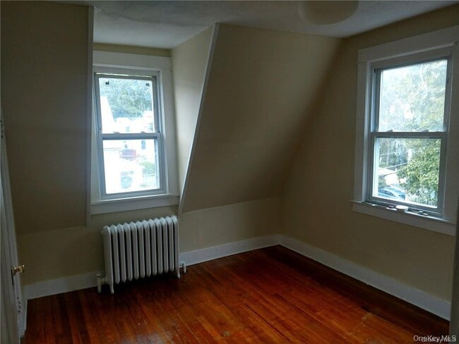 Building Photo - 22 Fostoria St