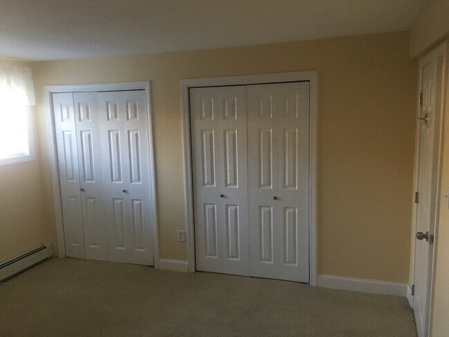 Building Photo - 5 Birchwood Pointe