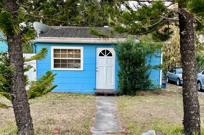 Building Photo - 5016 18th Ave S