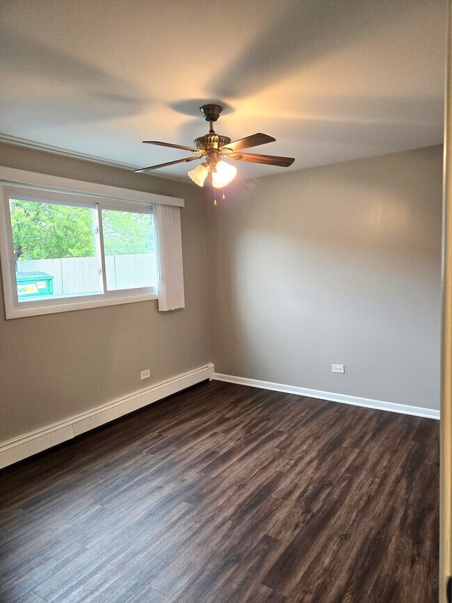 Foto del edificio - 4712 W 107th St