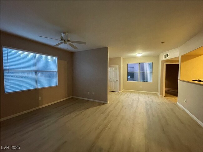 Foto del edificio - 8000 W Badura Ave