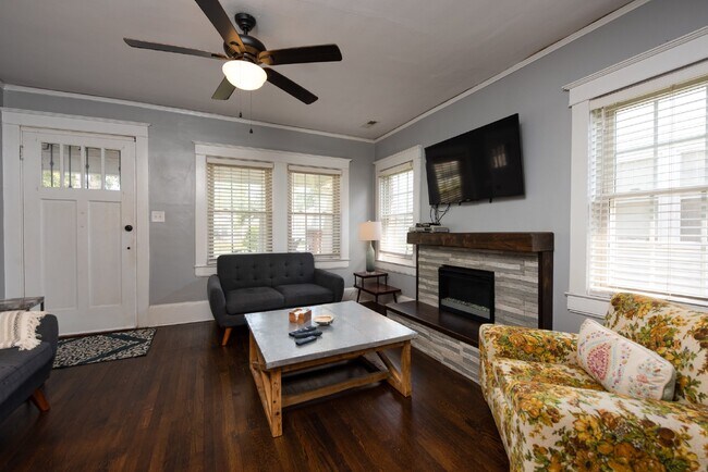 Foto del edificio - Fully Furnished Super Cute