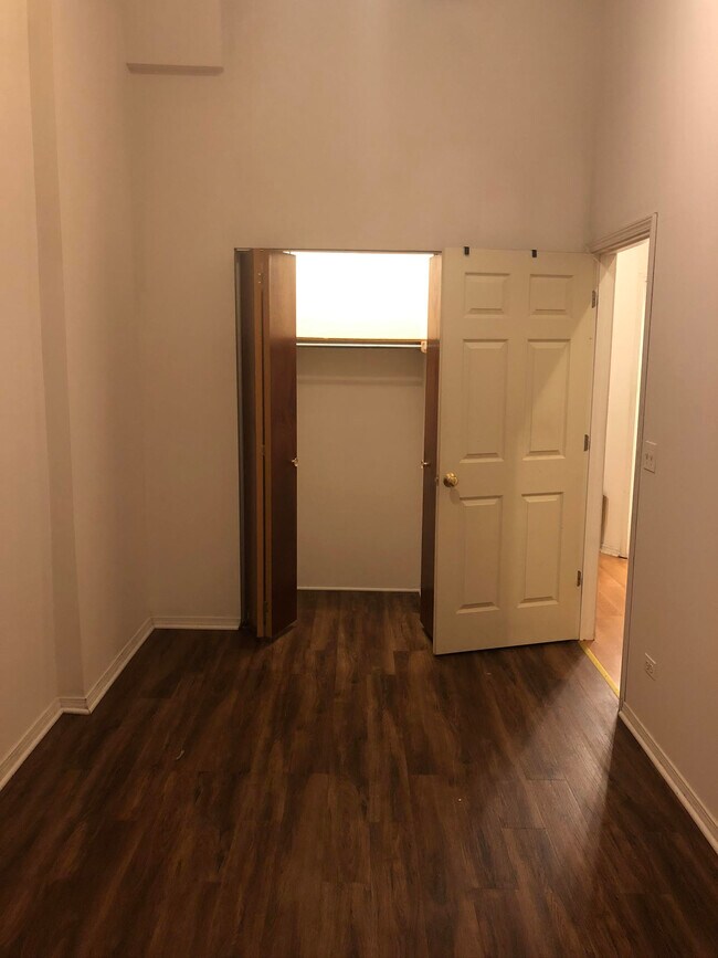 Foto del edificio - 1021 S Racine Ave