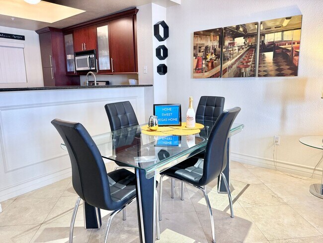 Foto del edificio - Meridian Luxury Condo in Resort Community ...