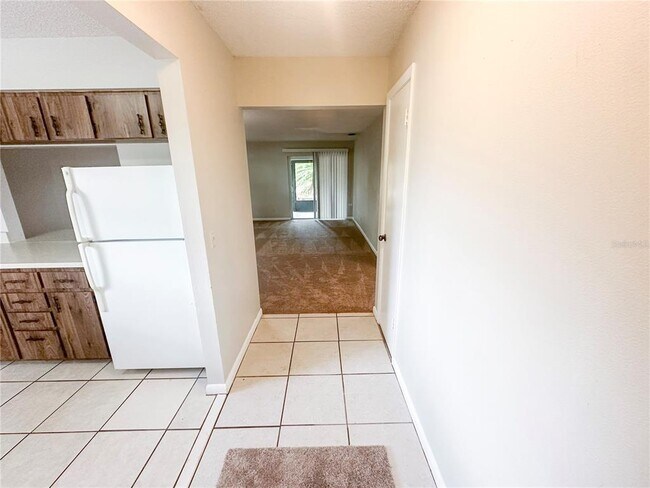 Foto del edificio - 585 N Scenic Hwy