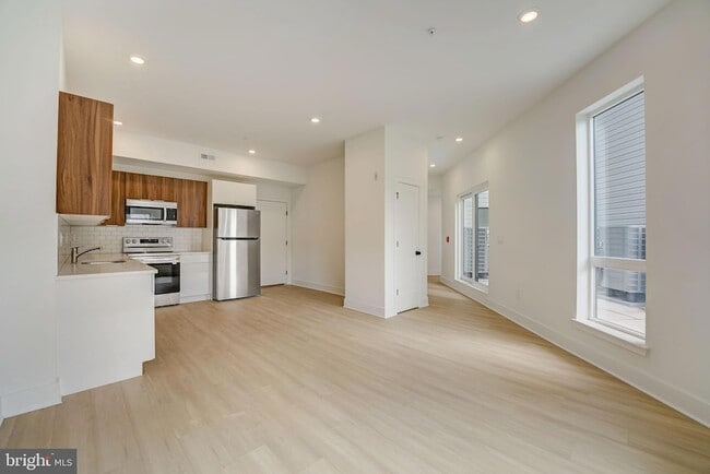 Foto del edificio - 4200 Lancaster Ave