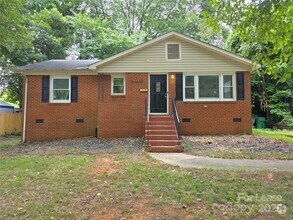 Building Photo - 4426 Holbrook Dr