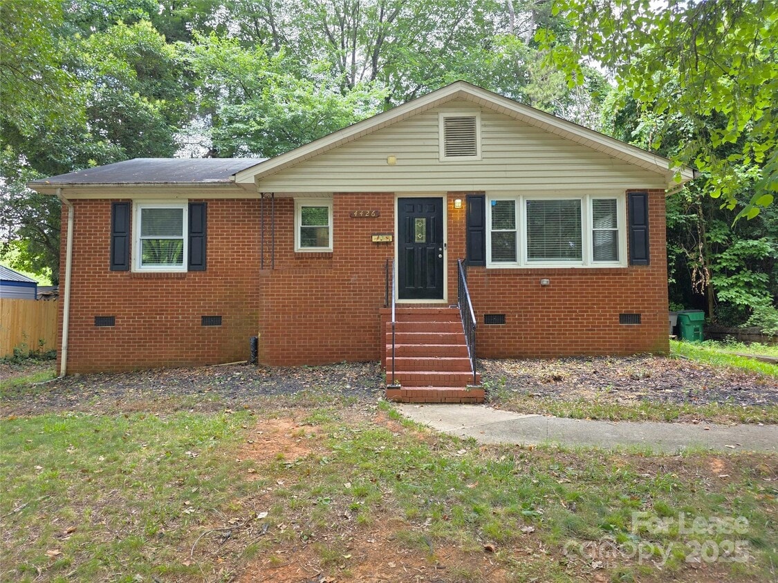 Foto principal - 4426 Holbrook Dr