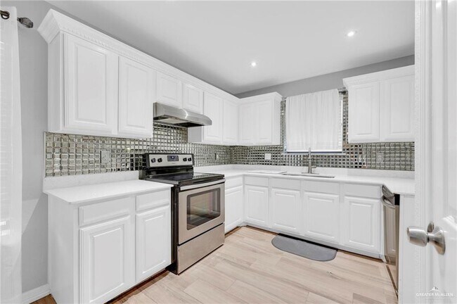 Foto del edificio - 18 Heritage Oaks Rd