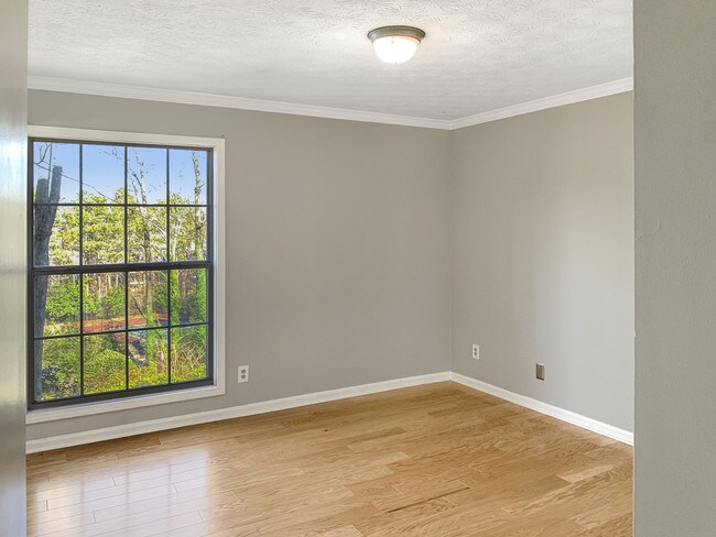 Foto del edificio - 2905 Seven Pines Ln Unit 202