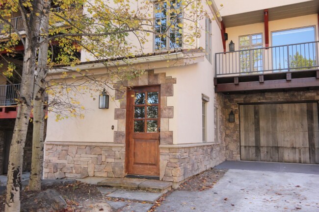 Foto del edificio - 1141 Meadowlark Ln