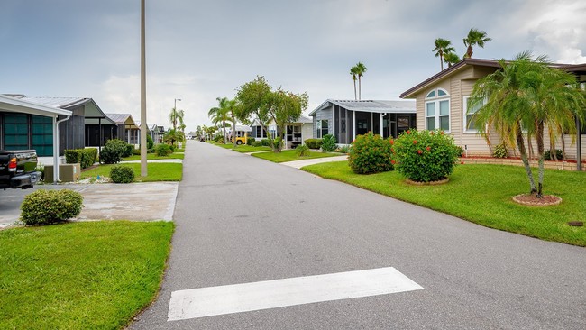 Building Photo - Lake Pointe Village