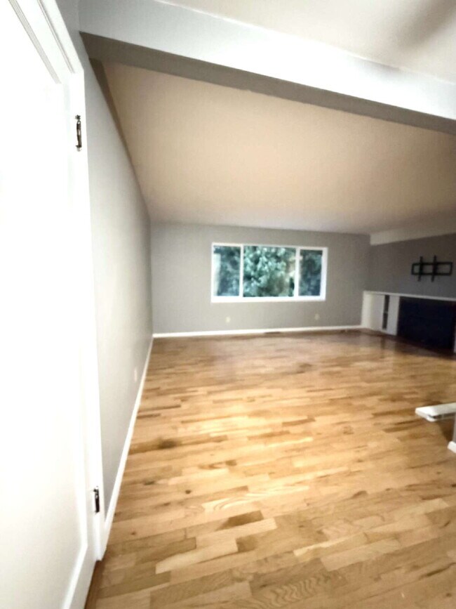 Foto del edificio - South Burlingame Classic Cottage, Gardners Welcome