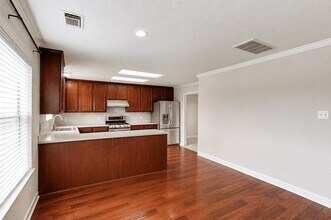 Building Photo - 24511 Hampton Lakes Dr