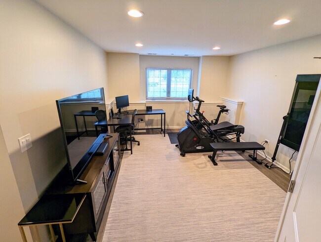 Building Photo - 2807 Blakely Ln