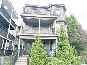 Building Photo - 77 Torrey St
