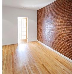 Foto del edificio - 121 E 82nd St