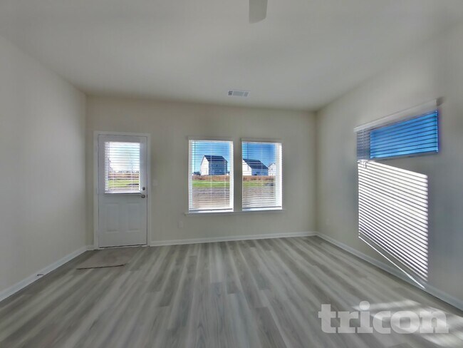 Foto del edificio - 278 Limestone Cir