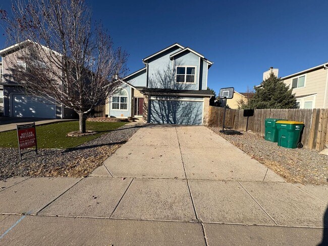 Foto del edificio - 4 Bed 4 Bath in Constitution Hills!!