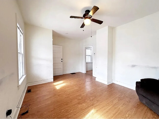 Foto del edificio - 371 Nichols St