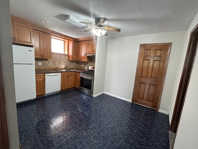 Building Photo - 1115 130th St
