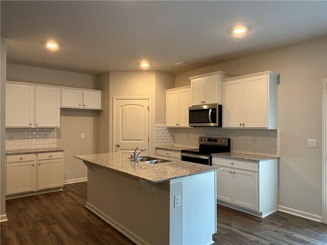 Foto del edificio - 472 Stoneybrook Dr