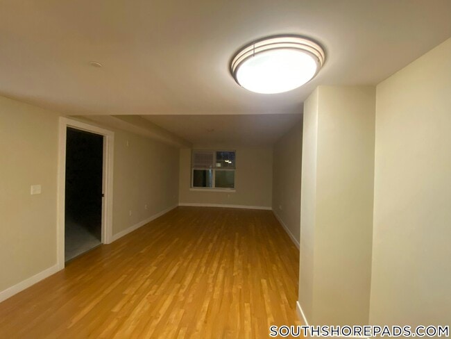 Foto del edificio - 20 Pond St