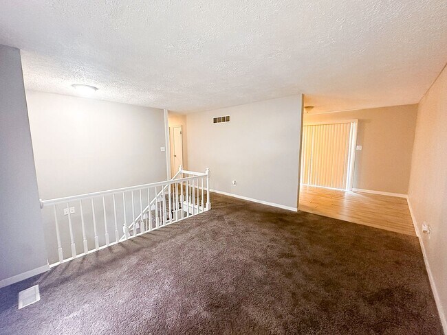Building Photo - 9408 Big Ben Cir