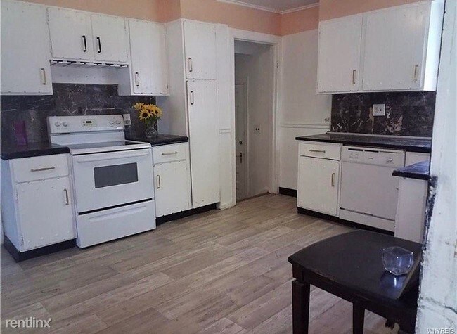 Building Photo - 5 br, 2.5 bath House - 81 Maple Avenue