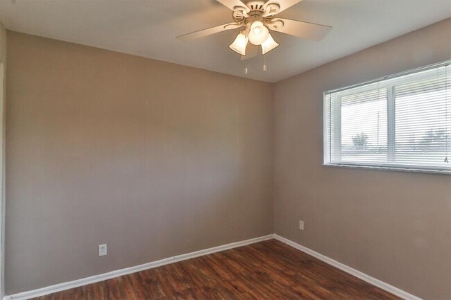 Foto del edificio - 467 S Holmes Ave