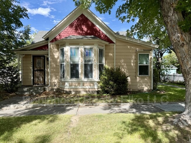 Building Photo - 698 4th St