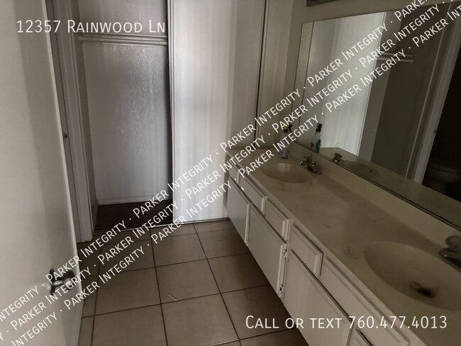 Foto del edificio - 12357 Rainwood Ln