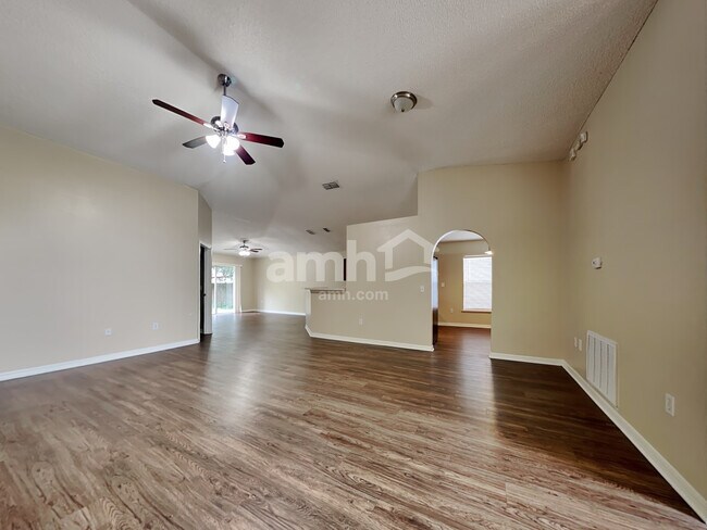 Foto del edificio - 1844 Saga Ct