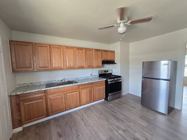 Foto del edificio - 1506 W Yucca Ave