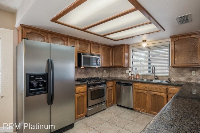 Building Photo - 3 br, 2 bath House - 1172 Jasmin Ave.