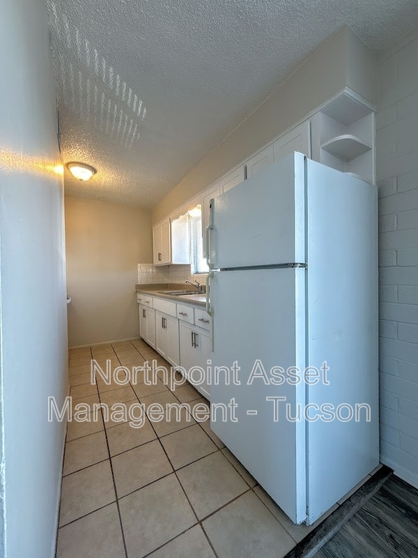 Building Photo - 1420 N Craycroft Rd