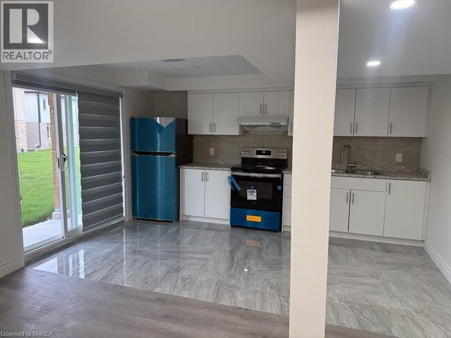 Building Photo - 26 Ford St