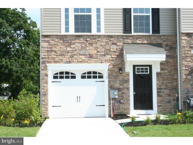 Building Photo - 118 Meridian Ln