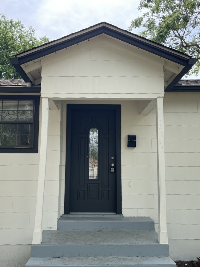 Building Photo - 1628 Sacramento