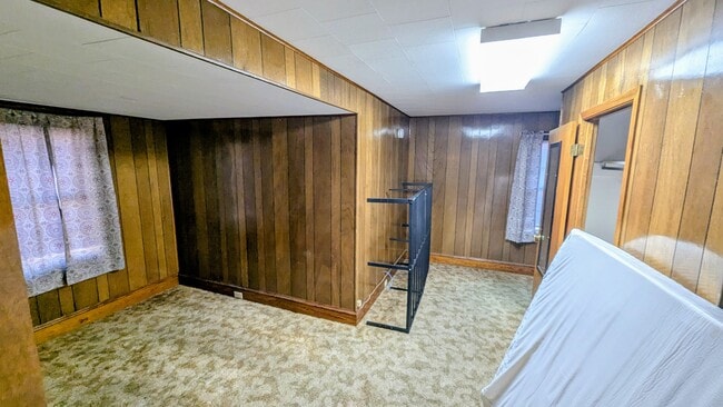 Dormitorio - 1034 W Summer St