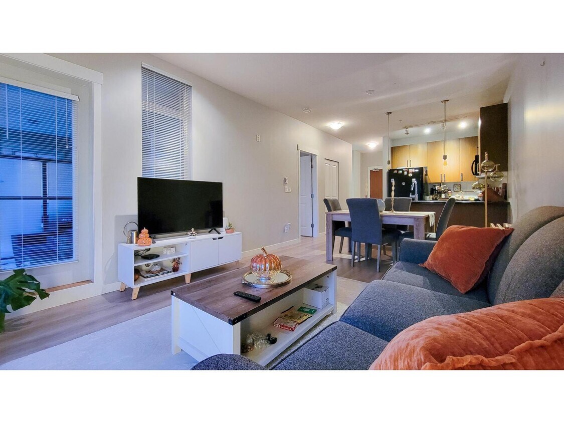 Primary Photo - 15988-15926 26 Ave