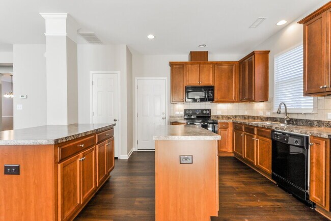 Building Photo - 698 Shefford Town Dr