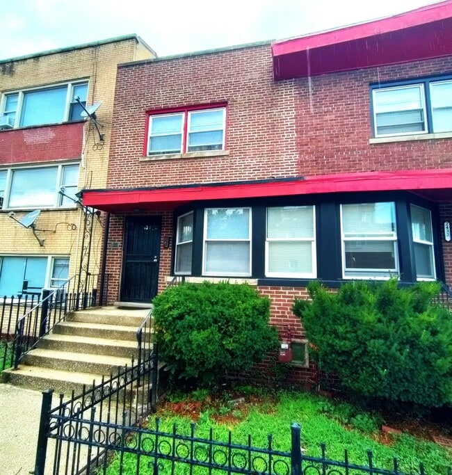 Foto del edificio - 2430 E 73rd St