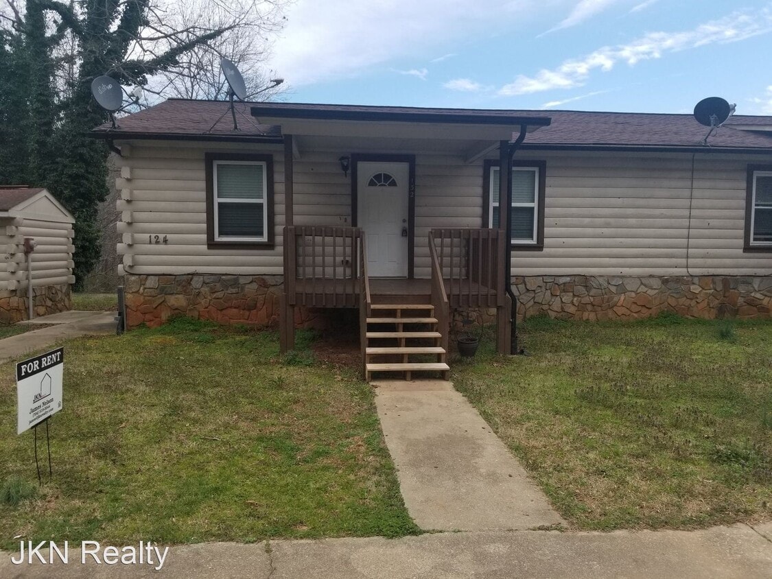 2 br, 1 bath House 132 Shawnee Trail House Rental in Maiden, NC