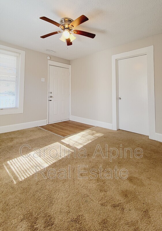 Building Photo - 514 S Maple St